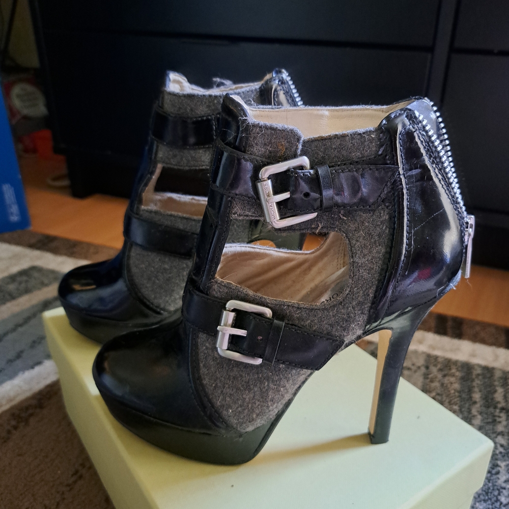 Stylish Black and Gray Women's Heels